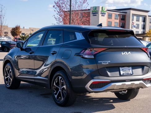 Used 2024 Kia Sportage EX image 5