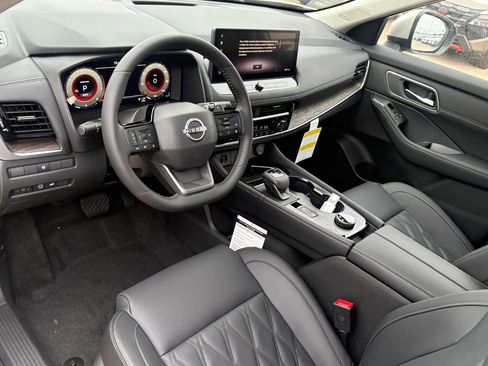 New 2026 Nissan Rogue Platinum AWD/4WD image 14