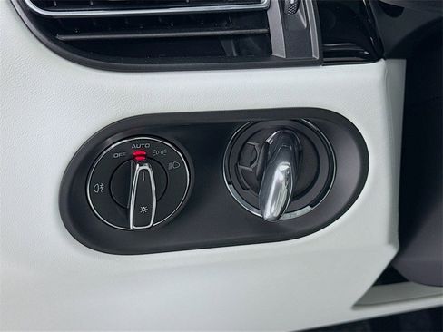 New 2026 Porsche Macan Turbo image 16