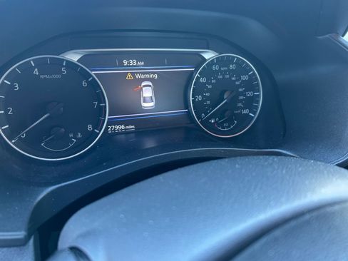 Used 2025 Nissan Altima 2.5 SV image 9