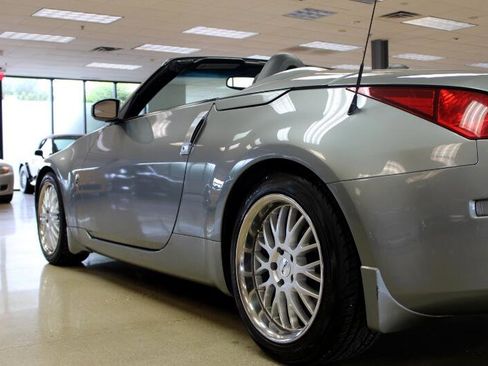 Used 2004 Nissan 350Z Touring image 28