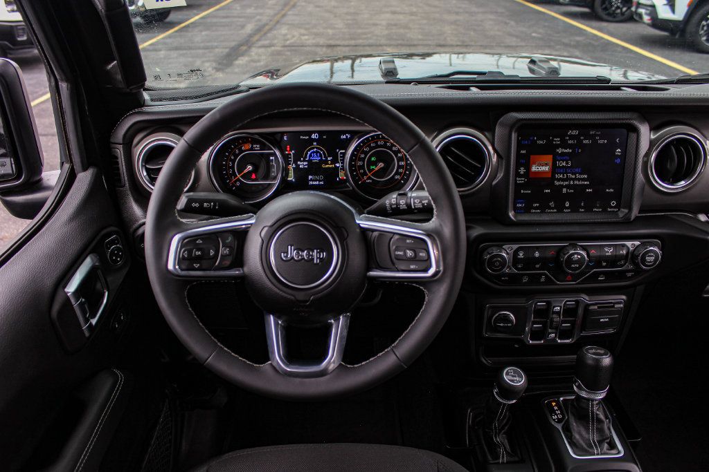 Used 2023 Jeep Wrangler Unlimited Sahara w/ Cold Weather Group AWD/4WD image 16