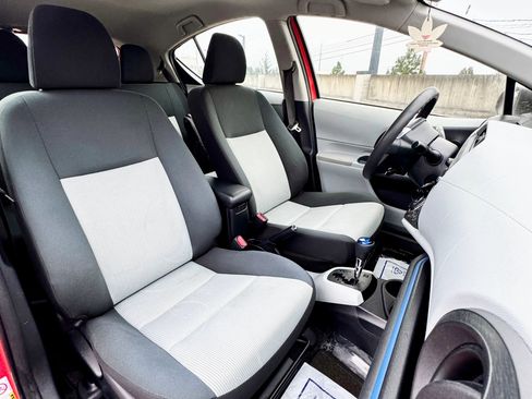 Used 2012 Toyota Prius C Two image 12