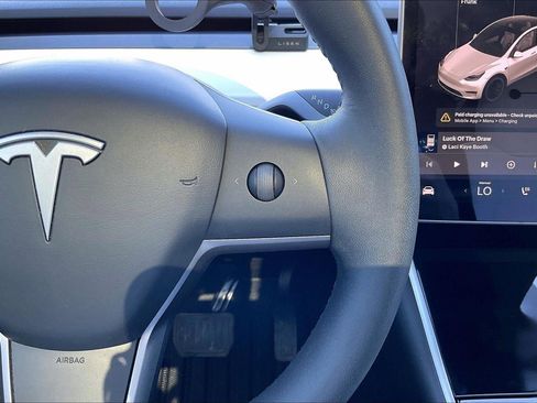 Used 2020 Tesla Model Y Long Range image 20