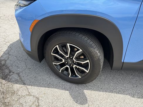 Used 2024 Chevrolet TrailBlazer ACTIV w/ Convenience Package FWD image 3
