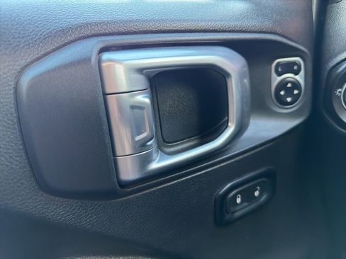 Used 2021 Jeep Wrangler Unlimited Rubicon image 6