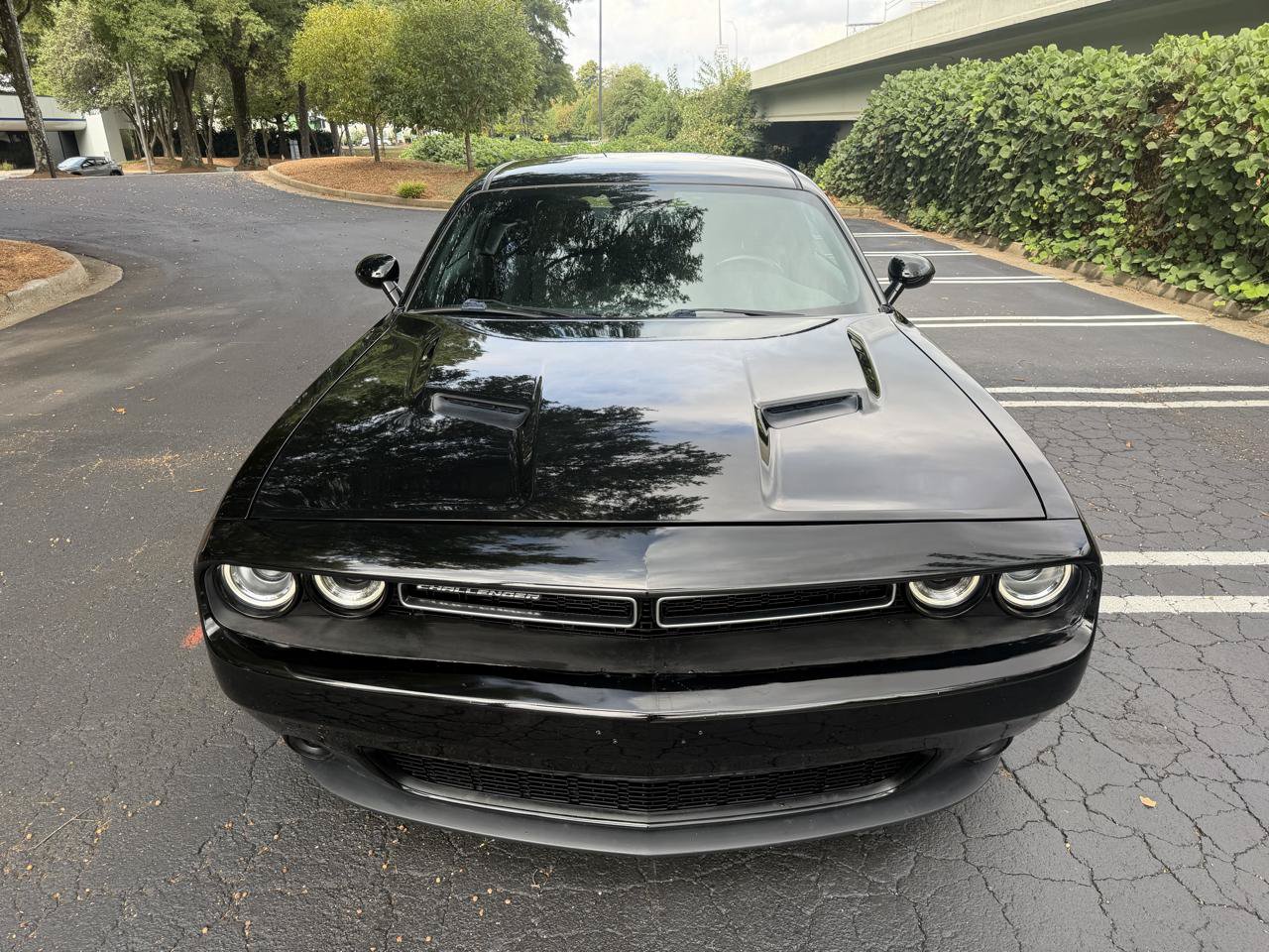 Used 2018 Dodge Challenger SXT RWD image 2