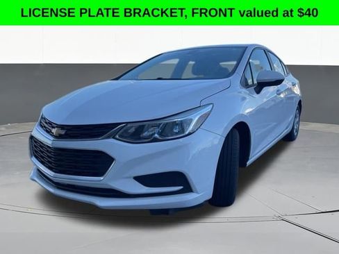 Used 2017 Chevrolet Cruze LS image 2