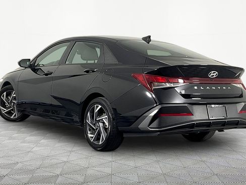 Used 2025 Hyundai Elantra Sport image 4