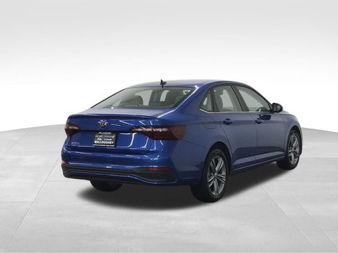 Used 2024 Volkswagen Jetta SE image 8