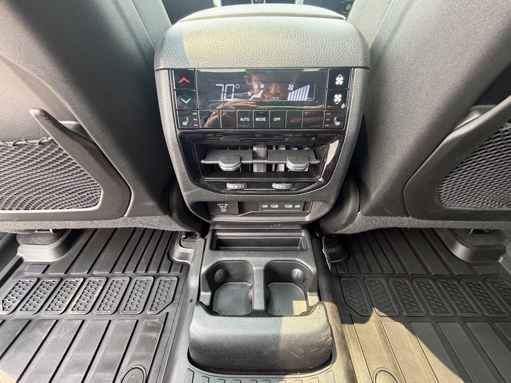 Used 2026 Jeep Grand Cherokee L Limited w/ Limited Altitude Package AWD/4WD image 9
