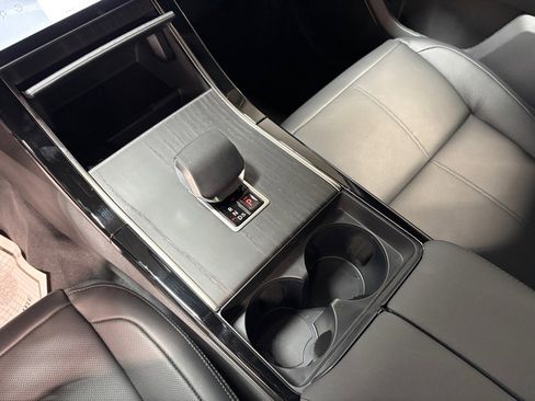 New 2026 Land Rover Range Rover Velar Dynamic SE image 13