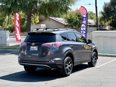 Used 2018 Toyota RAV4 SE AWD/4WD image 4