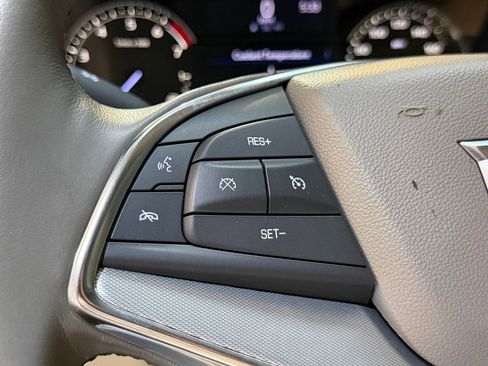 Used 2020 Cadillac XT5 Premium Luxury FWD image 16