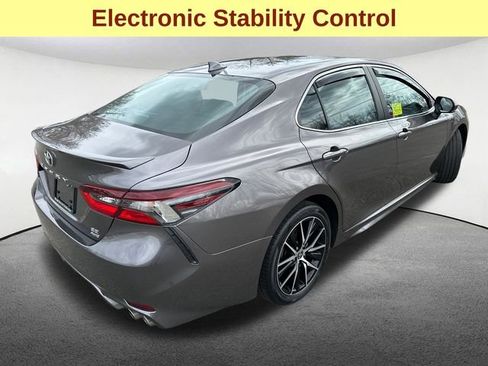 Used 2023 Toyota Camry SE w/ Cold Weather Package image 10