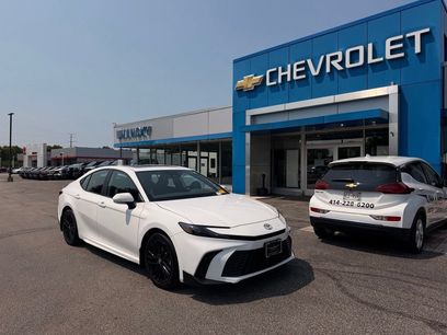 Used 2025 Toyota Camry SE w/ Multimedia Upgrade Package