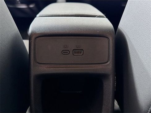 Used 2025 Chevrolet Trax LT w/ LT Convenience Package image 24