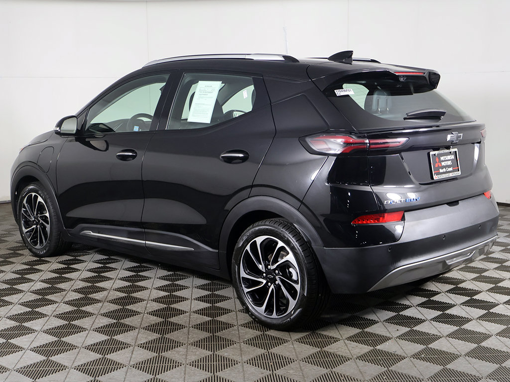 Used 2023 Chevrolet Bolt EUV Premier w/ Sun & Sound Package FWD image 14