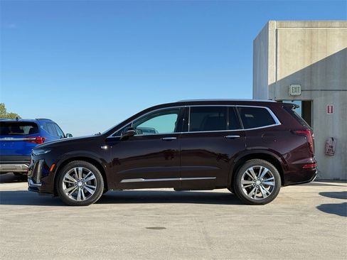 Used 2021 Cadillac XT6 Premium Luxury image 6