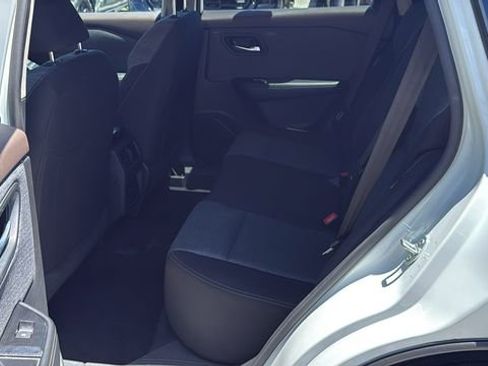 Used 2023 Nissan Rogue SV FWD image 16