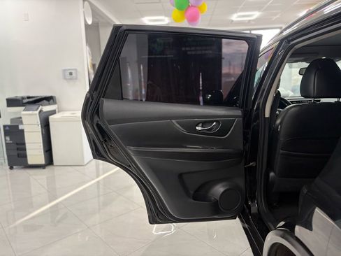 Used 2016 Nissan Rogue SL w/ SL Premium Package image 37