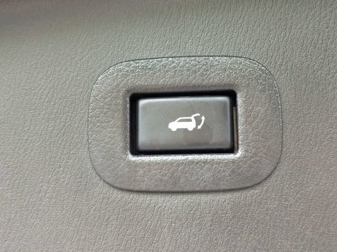 Used 2019 Nissan Armada Platinum w/ Captain's Chairs Package RWD image 13