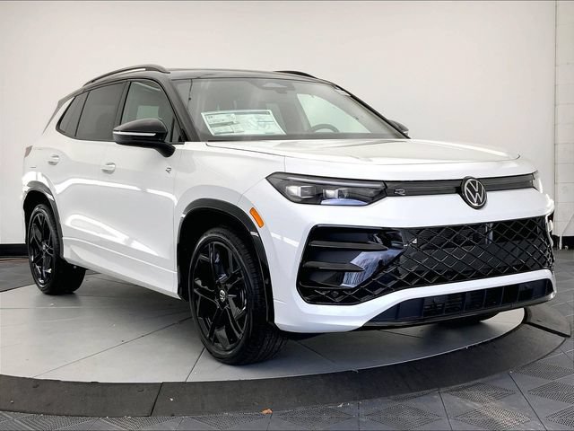 New 2026 Volkswagen Tiguan SE R-Line FWD image 1