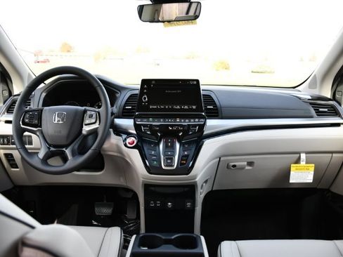 Used 2025 Honda Odyssey Touring image 21