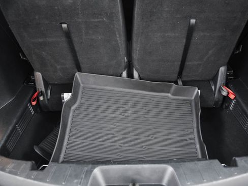 Used 2018 Ford Explorer XLT w/ Equipment Group 202A image 14