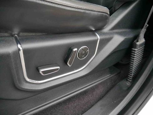 Used 2015 Ford F150 Platinum w/ Equipment Group 701A Luxury image 39