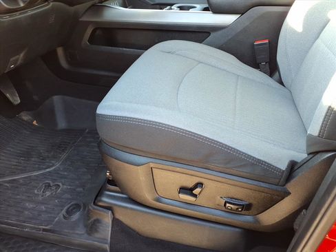 Used 2021 RAM 2500 Big Horn w/ Level 1 Equipment Group image 17