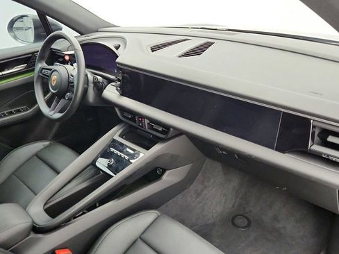 Used 2025 Porsche Macan Electric w/ Premium Package image 25