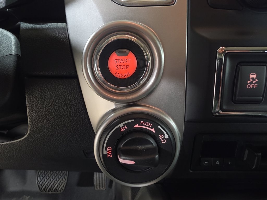 Used 2017 Nissan Titan SV AWD/4WD image 28