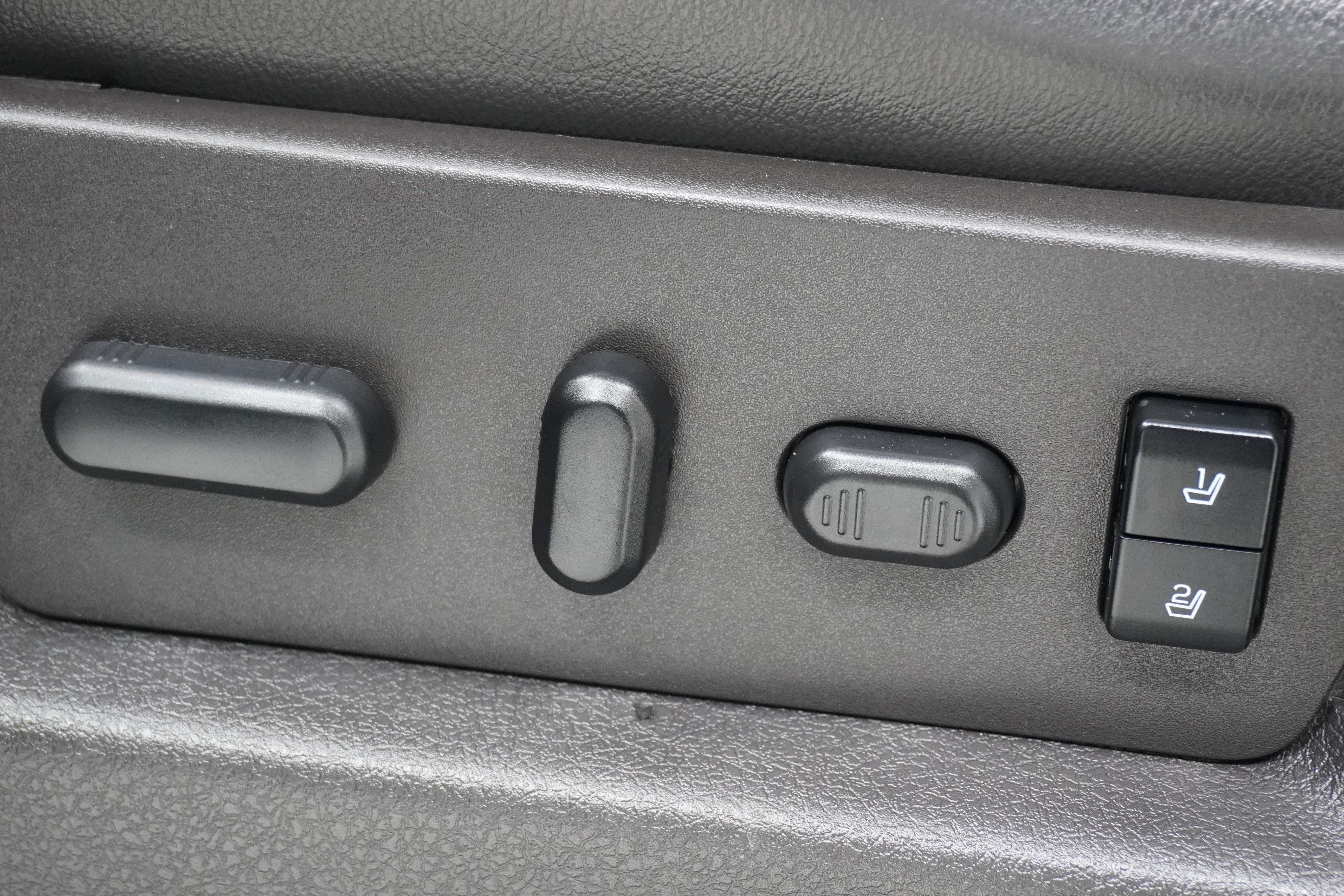 Used 2013 Ford F150 FX4 w/ Luxury Equipment Group AWD/4WD image 17
