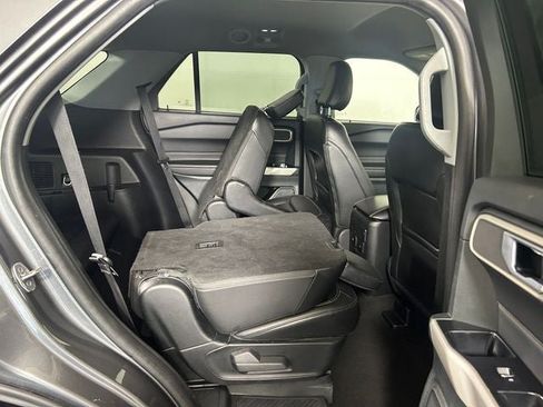 Used 2023 Ford Explorer XLT w/ Equipment Group 202A AWD/4WD image 26