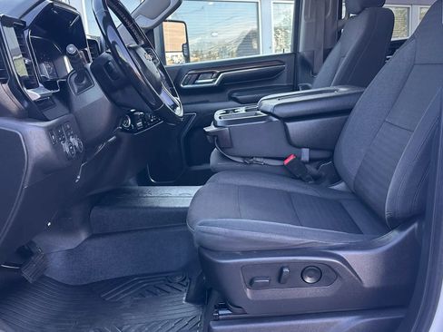Used 2024 Chevrolet Silverado 2500 LT image 13