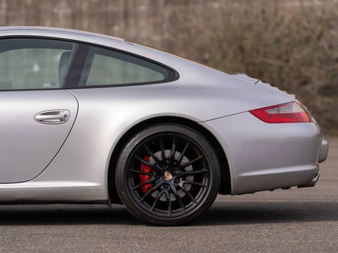 Used 2005 Porsche 911 Carrera S image 91