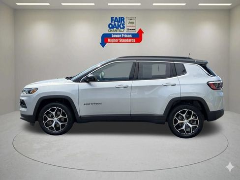Used 2024 Jeep Compass Limited AWD/4WD image 11