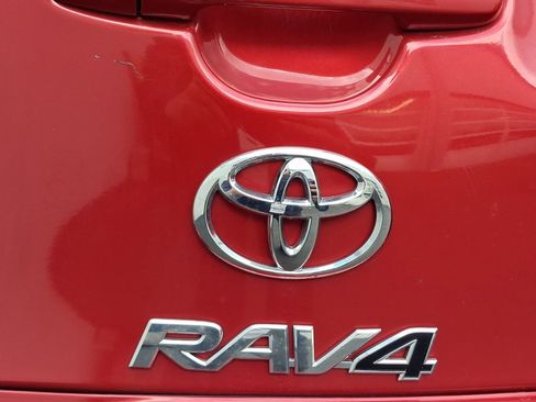 Used 2011 Toyota RAV4 Limited w/ Limited Extra Value Pkg image 23