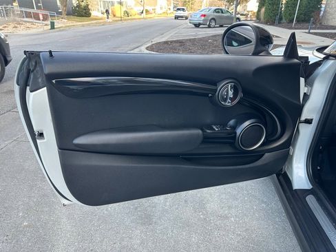 Used 2015 MINI Cooper S image 9