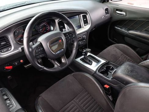 Used 2017 Dodge Charger R/T image 4