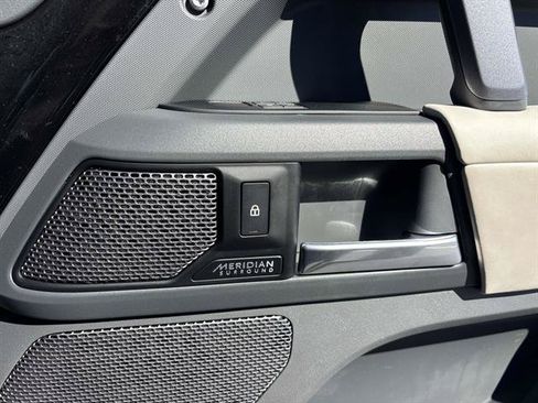 Used 2023 Land Rover Defender 110 X-Dynamic SE AWD/4WD image 18