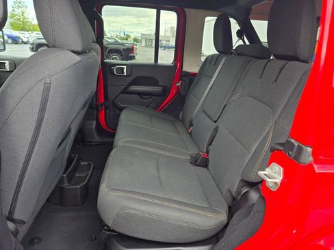 Used 2024 Jeep Wrangler Unlimited Sahara image 42