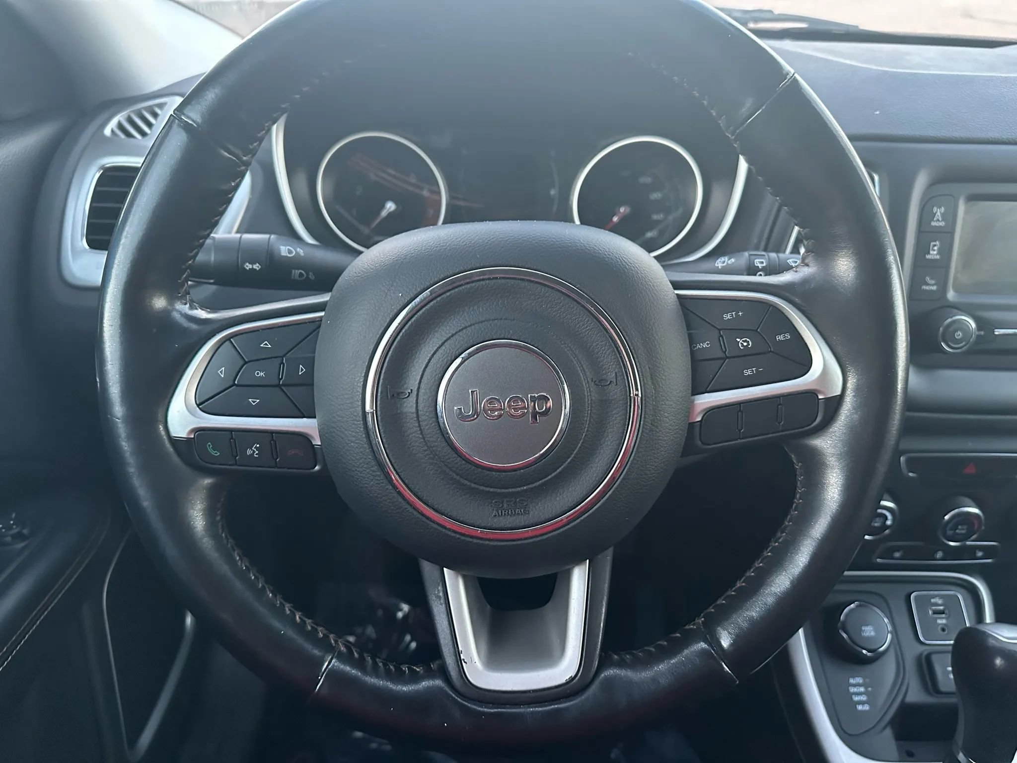 Used 2018 Jeep Compass Latitude w/ Cold Weather Group AWD/4WD image 25