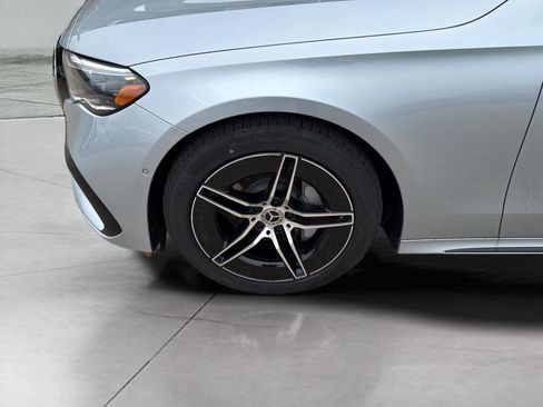 New 2026 Mercedes-Benz E 350 4MATIC Sedan image 9
