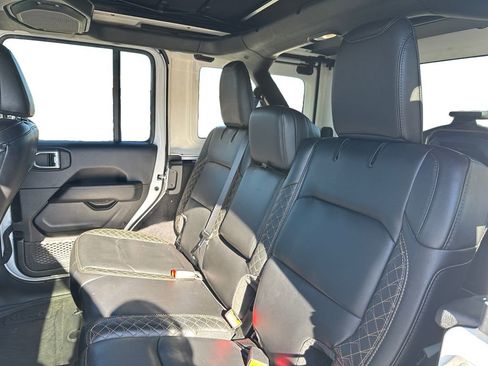 Used 2021 Jeep Wrangler Unlimited Sahara image 10