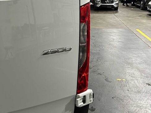 Used 2025 Mercedes-Benz Sprinter 2500 image 16