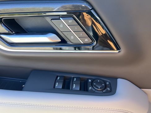 New 2026 GMC Yukon XL Elevation image 32