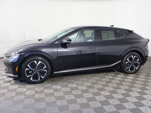 Used 2022 Kia EV6 Wind w/ Wind Technology Package AWD/4WD image 19