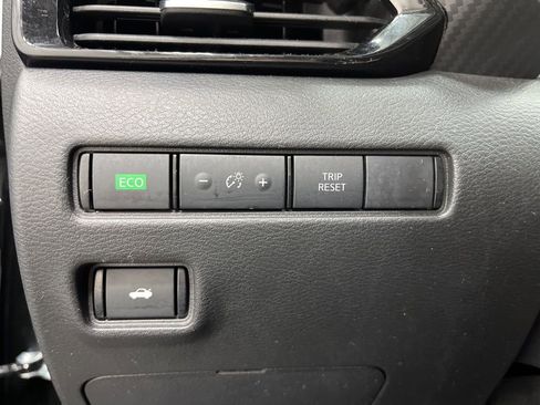 Used 2024 Nissan Sentra SV image 25